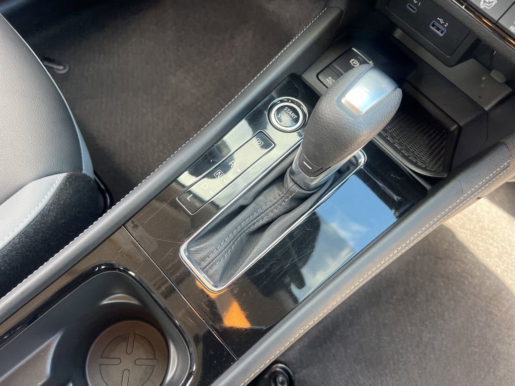 Certified 2023 Nissan Kicks SR w/ SR Premium Package FWD image 24