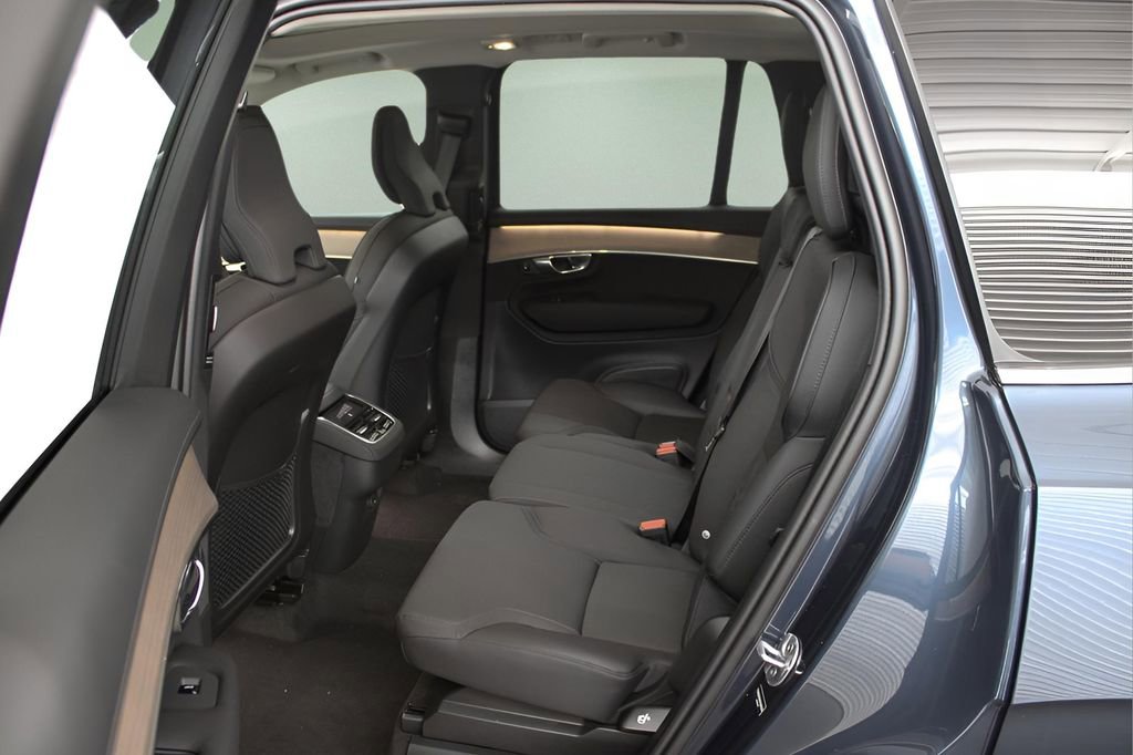 New 2025 Volvo XC90 B6 Core w/ Protection Package image 26