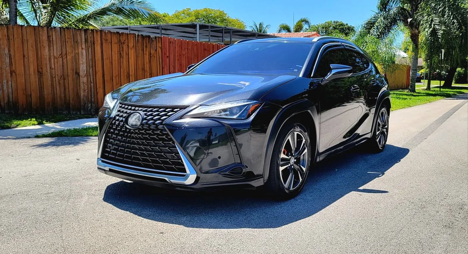 Used 2021 Lexus UX 200 w/ Accessory Package (Z2) FWD image 3