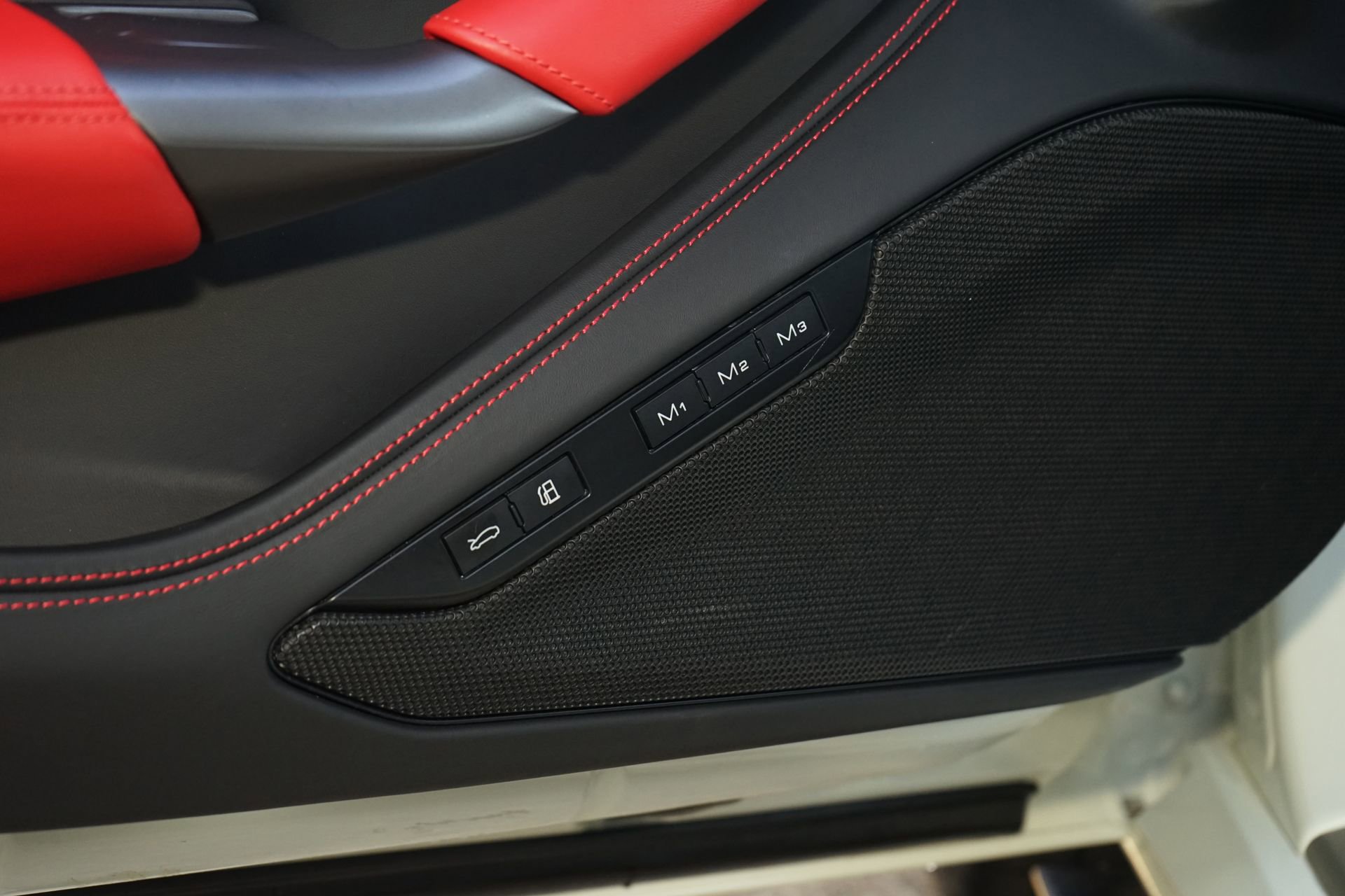 Used 2022 Ferrari F8 Tributo image 22