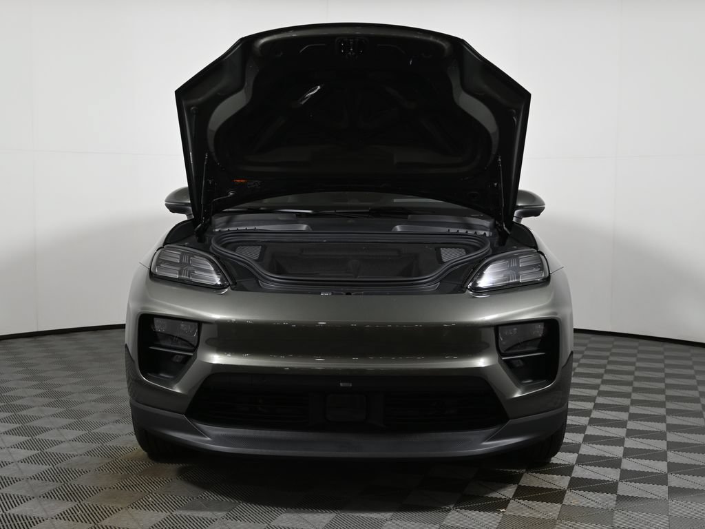 Used 2025 Porsche Macan 4S Electric AWD/4WD image 43