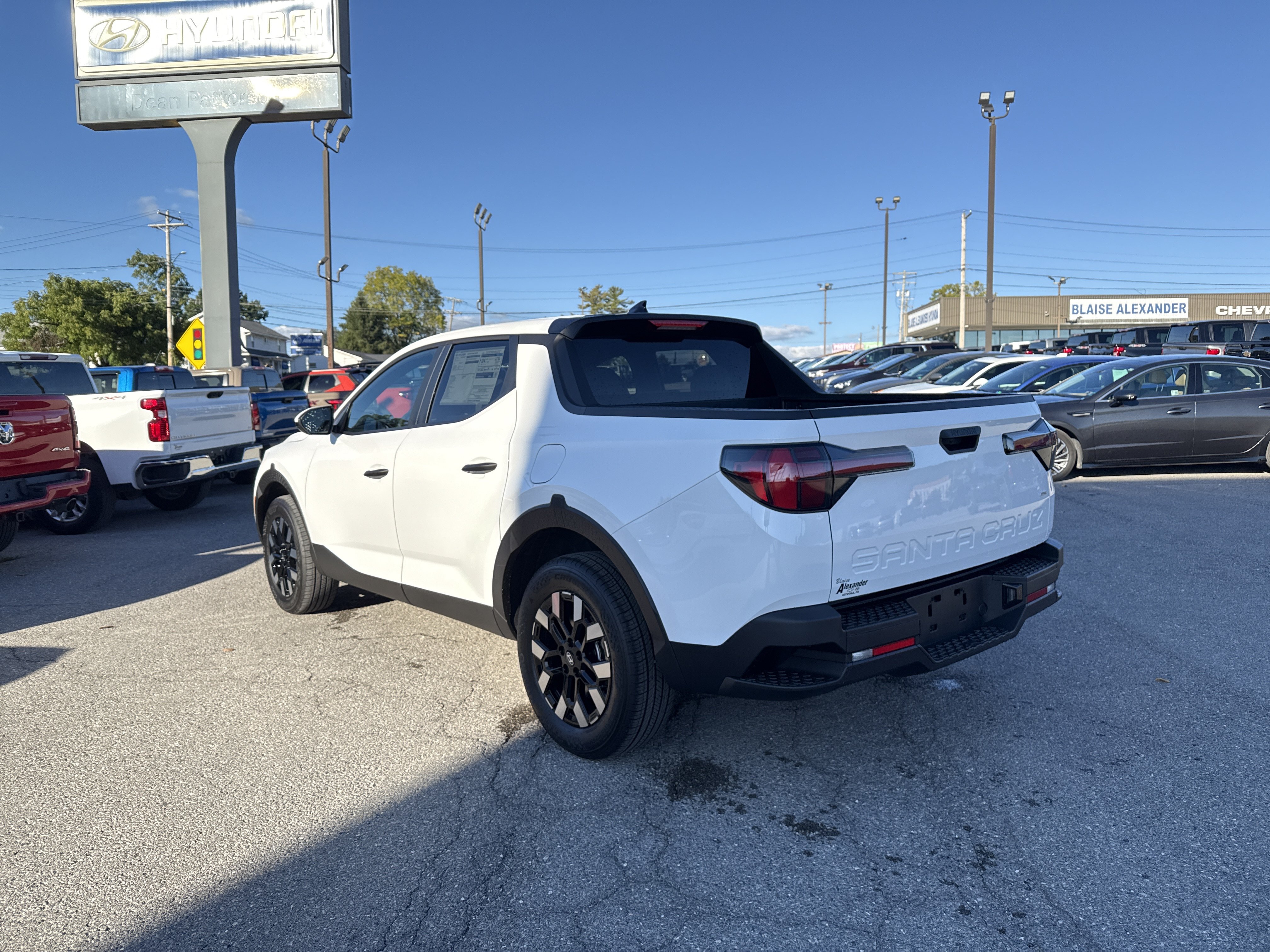 New 2027 Hyundai Santa Cruz SE AWD/4WD image 6