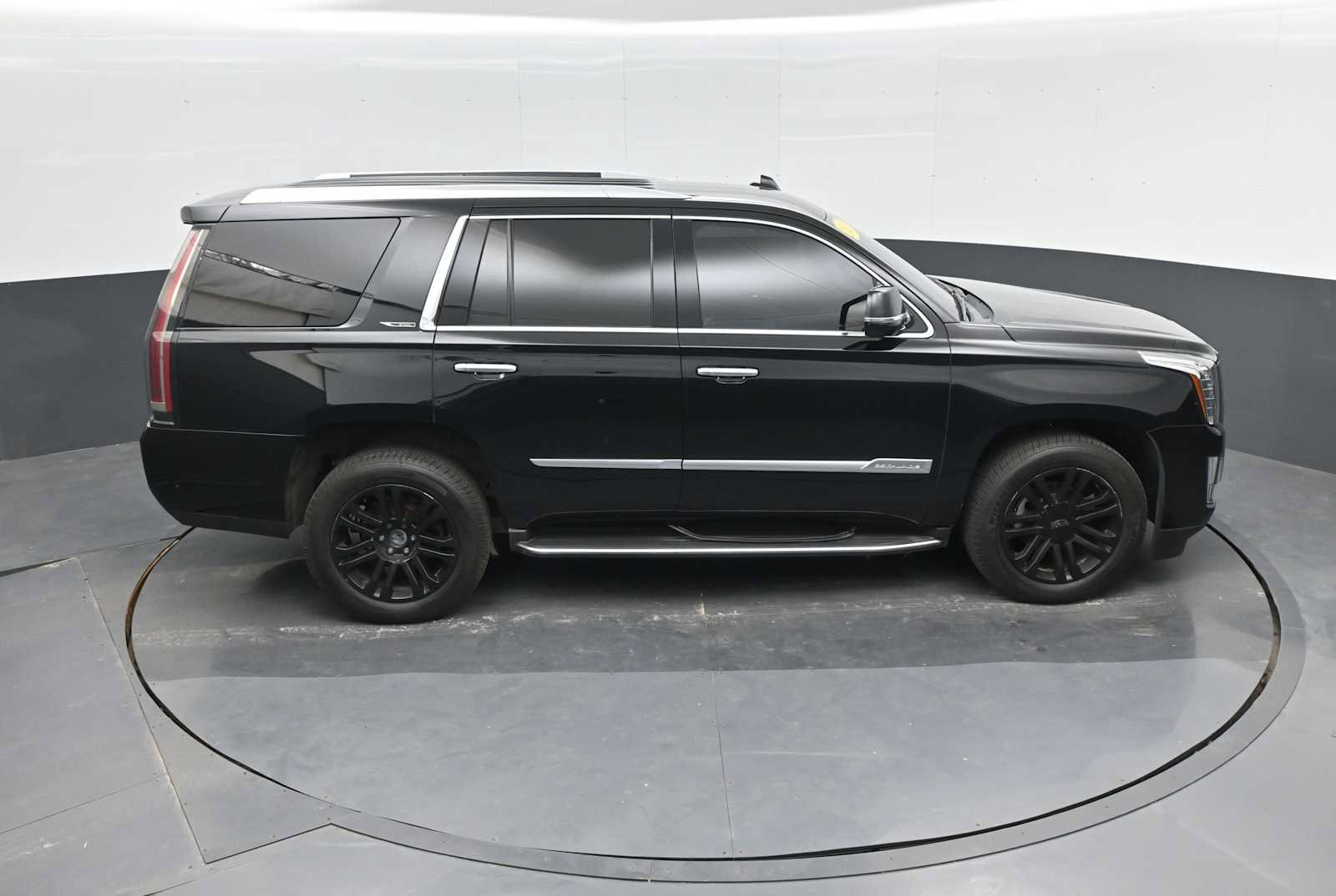 Used 2018 Cadillac Escalade 4WD image 28