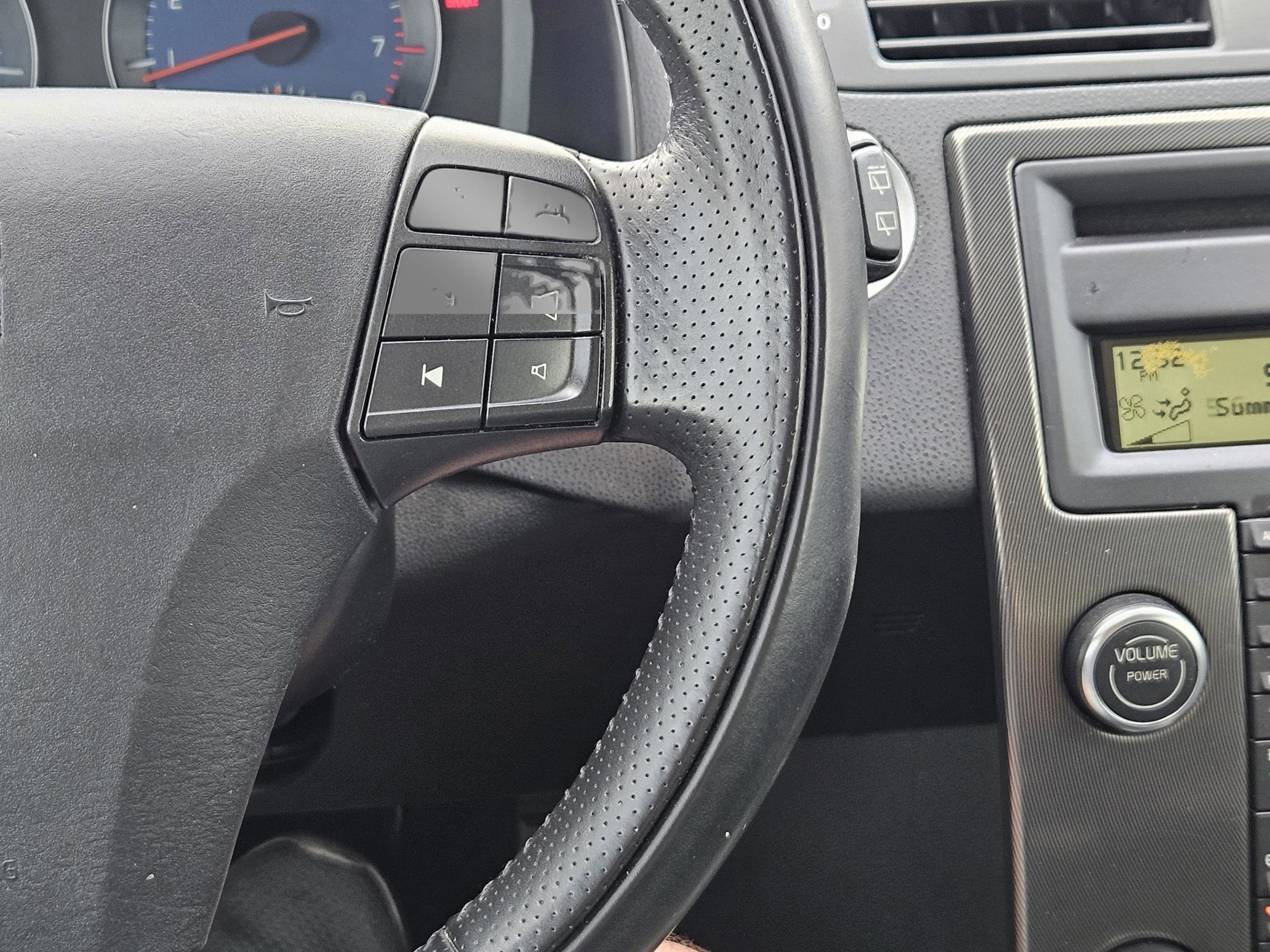 Used 2010 Volvo C30 image 28