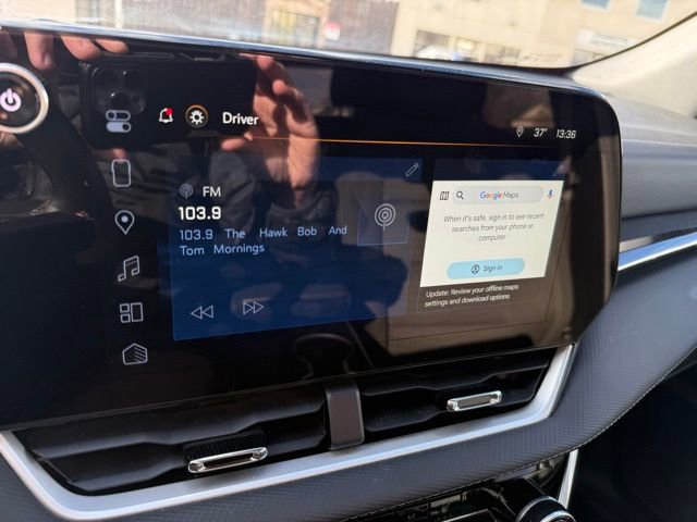 Used 2025 Chevrolet Equinox LT w/ Safety and Technology Package image 22