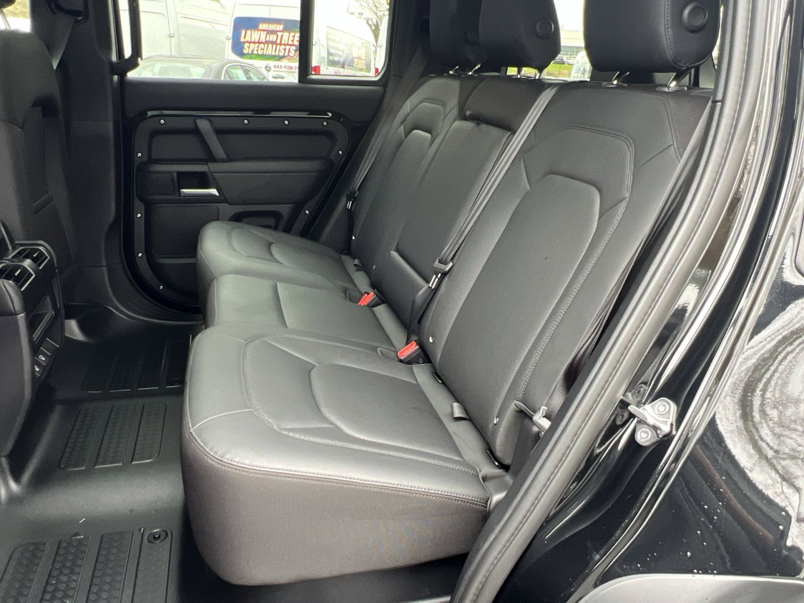 Used 2025 Land Rover Defender 110 S image 23