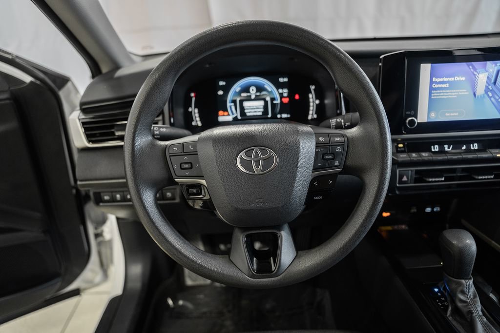 Used 2025 Toyota Camry LE image 26