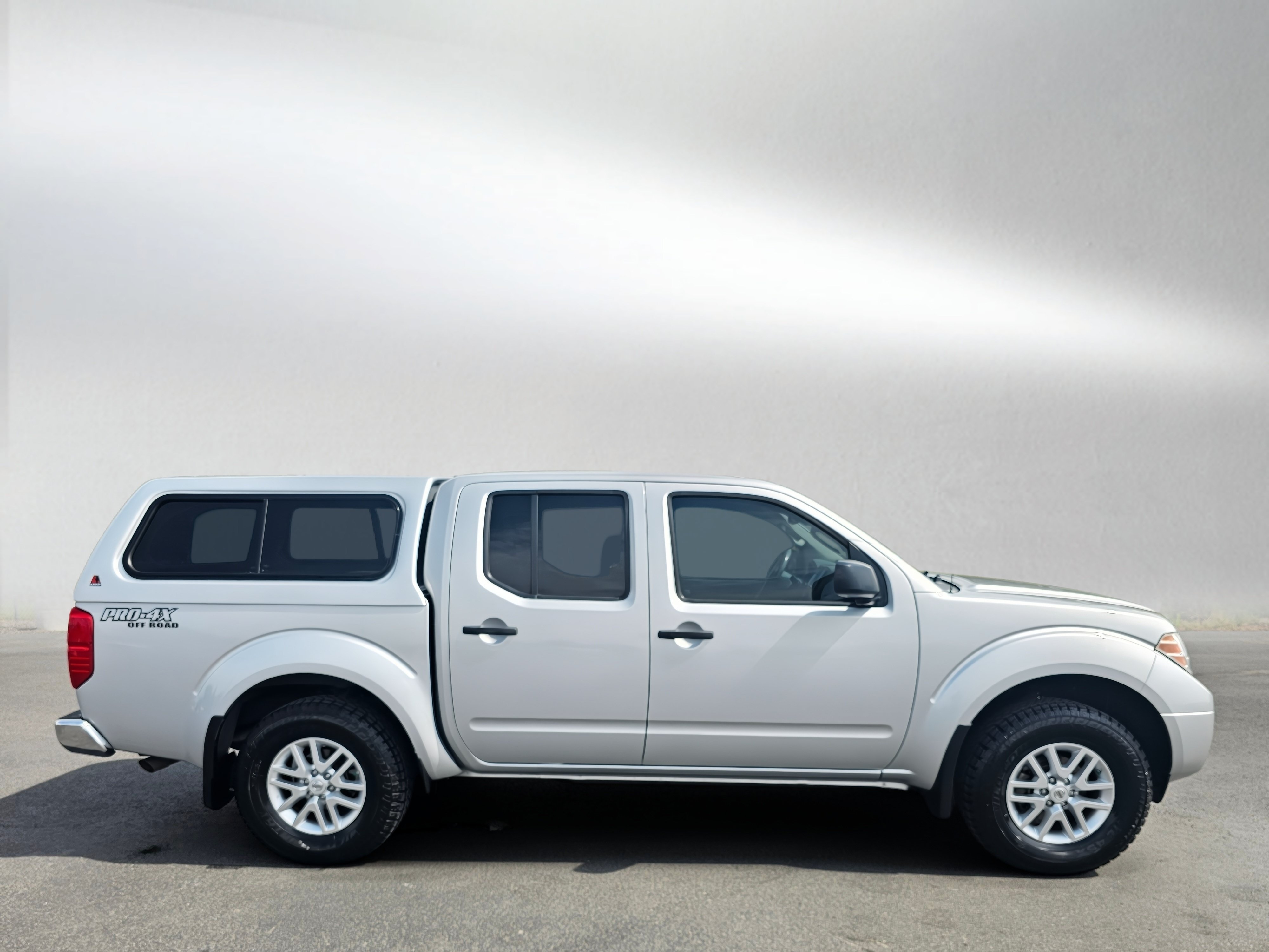Used 2016 Nissan Frontier SV w/ SV Value Truck Package AWD/4WD image 6