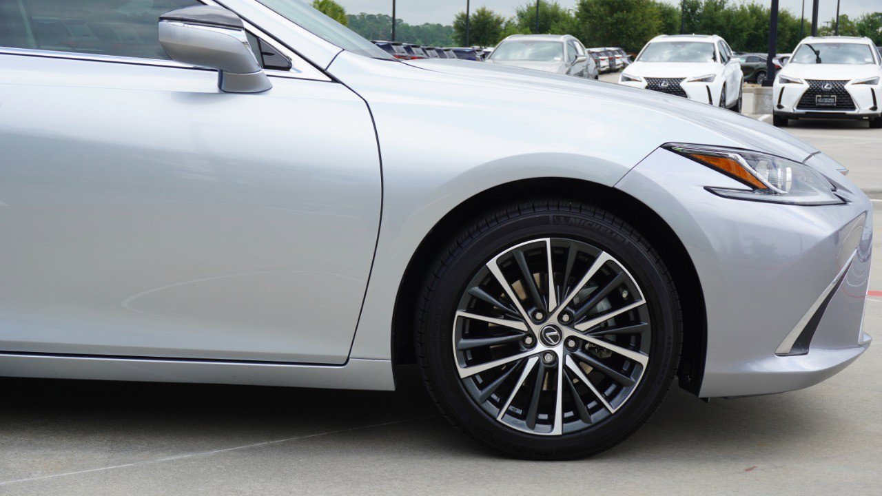 Certified 2023 Lexus ES 350 w/ Premium Package image 9