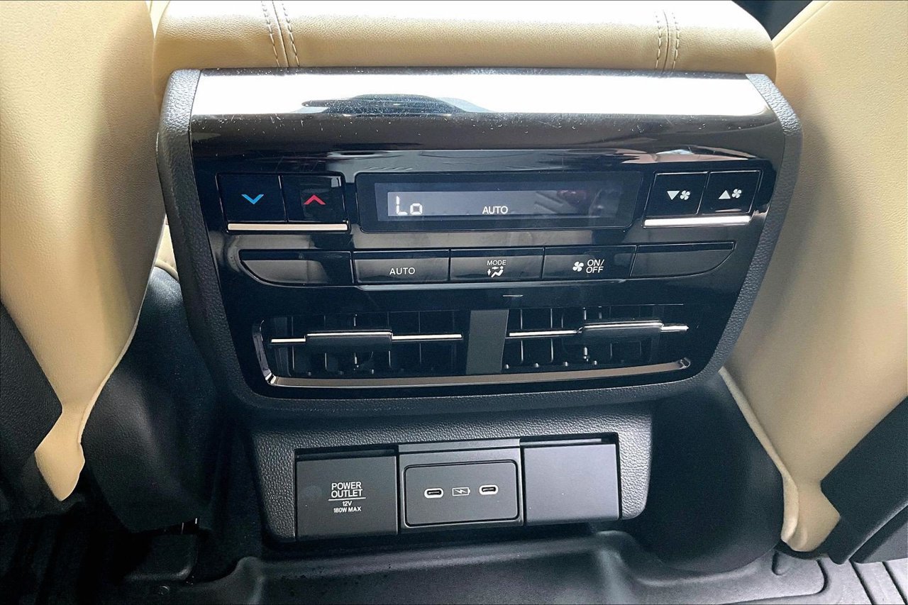 Used 2025 Acura MDX w/ Technology Package FWD image 16