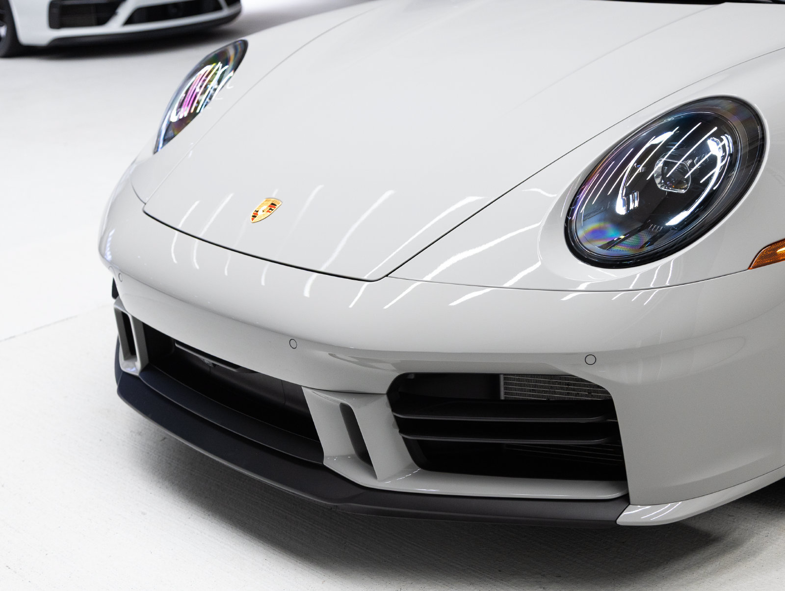 Certified 2025 Porsche 911 Carrera RWD image 32
