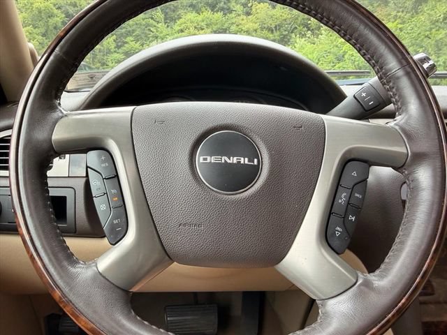 Used 2012 GMC Yukon XL Denali AWD/4WD image 23