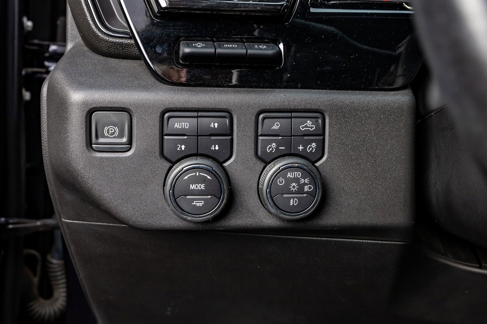 Used 2022 Chevrolet Silverado 1500 ZR2 w/ Technology Package image 22