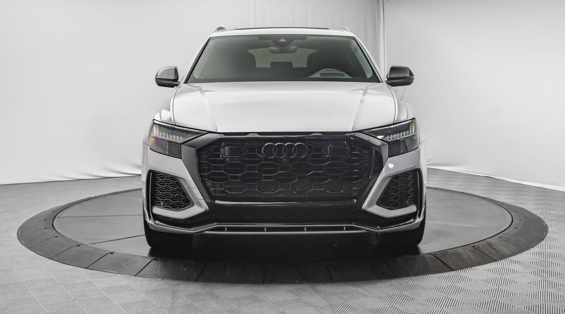 Used 2021 Audi RS Q8 4.0T w/ Black Optic Package image 2