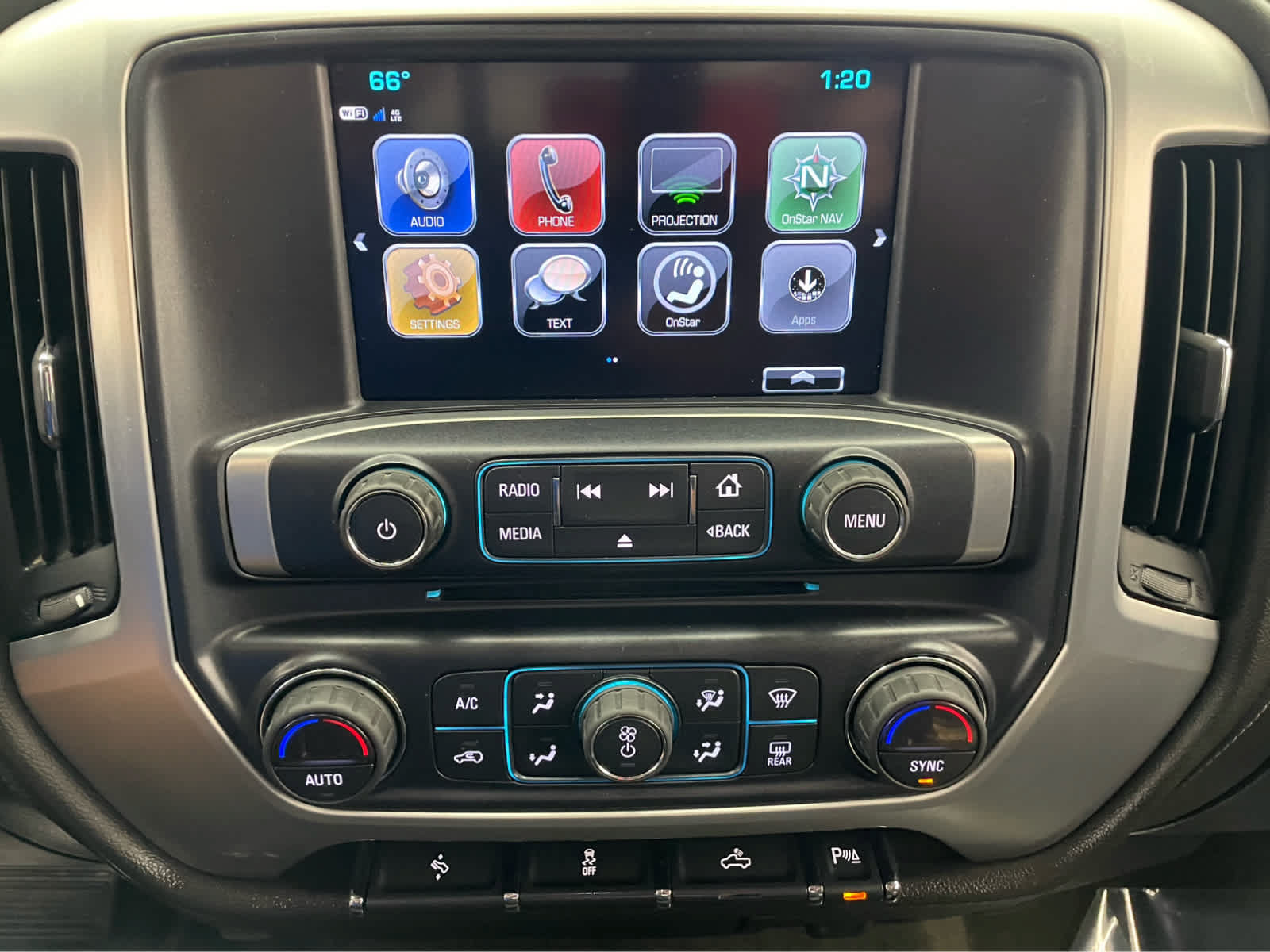 Used 2018 GMC Sierra 1500 SLE w/ SLE Value Package AWD/4WD image 3
