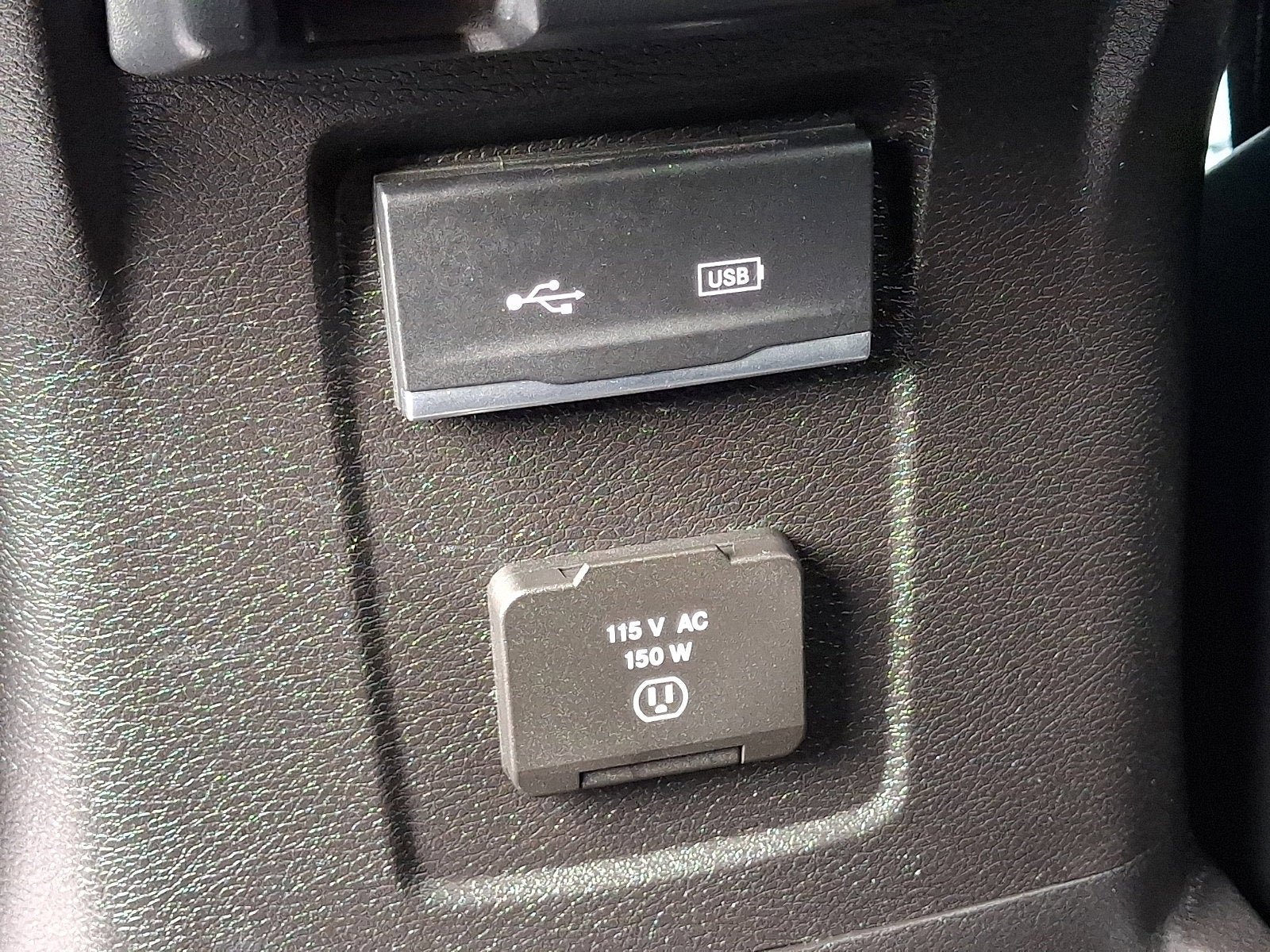 Used 2018 Jeep Wrangler Unlimited Sahara image 11
