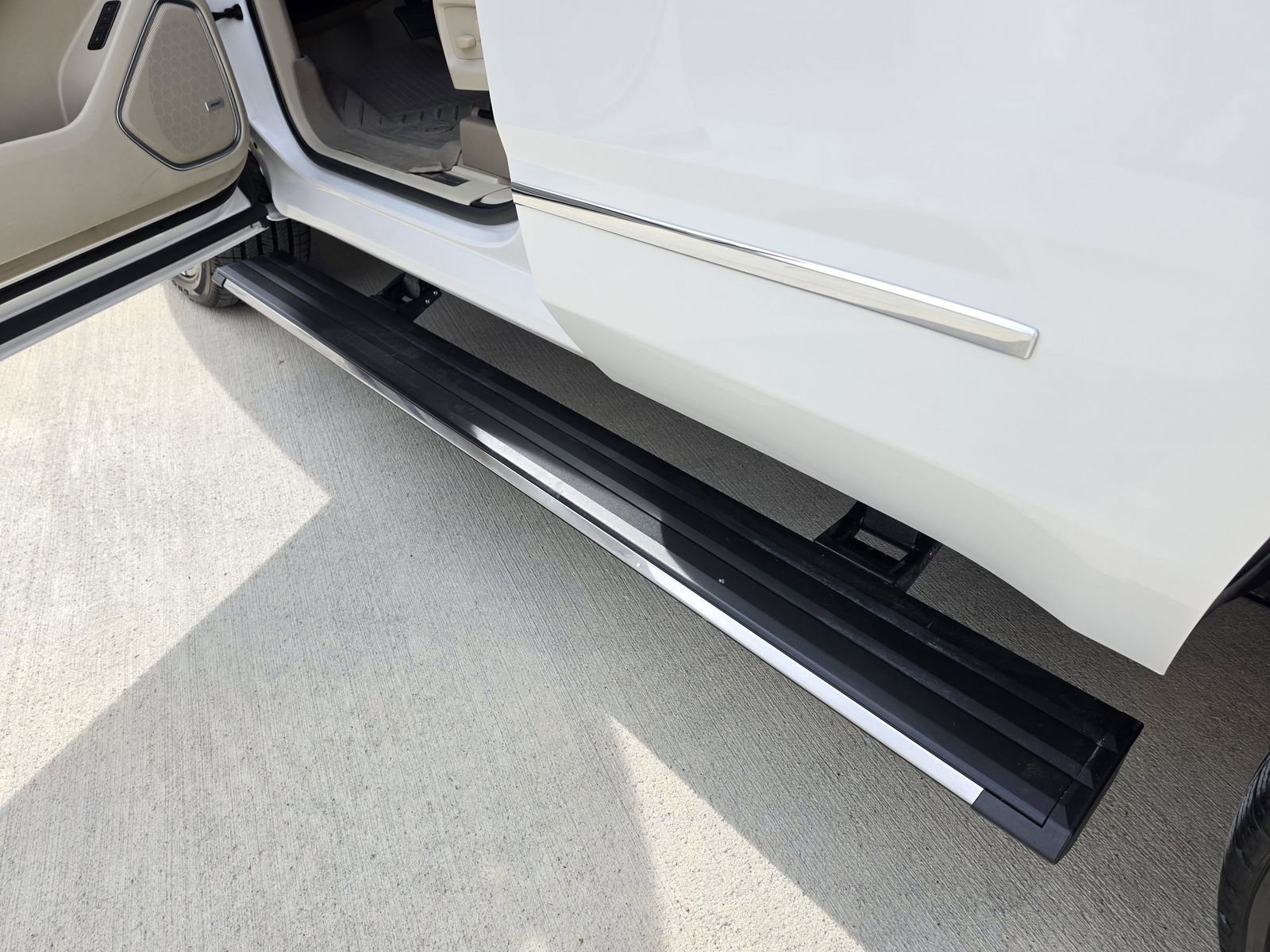 Used 2020 GMC Yukon Denali w/ Denali Ultimate Package image 36