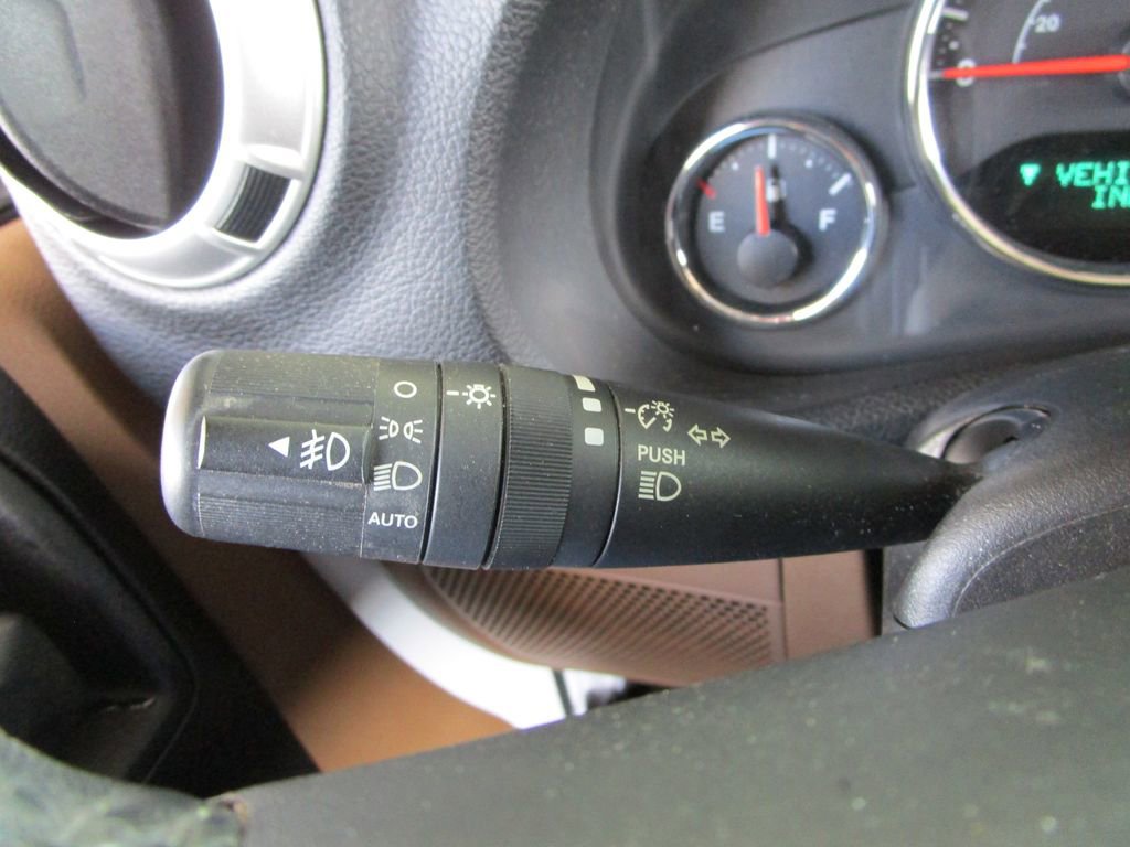 Used 2017 Jeep Wrangler Unlimited Sahara w/ Connectivity Group image 30