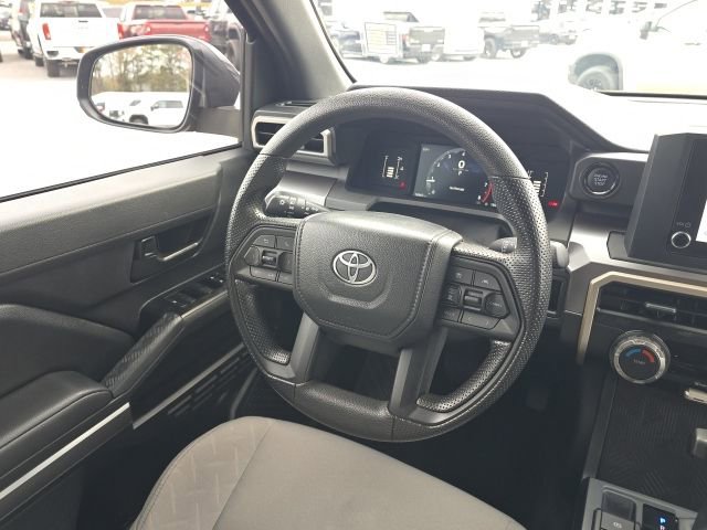Used 2025 Toyota Tacoma SR5 AWD/4WD image 33