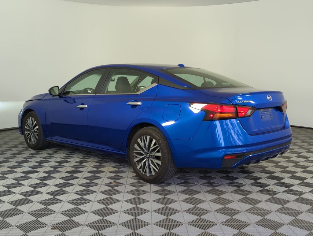Used 2025 Nissan Altima 2.5 SV image 7