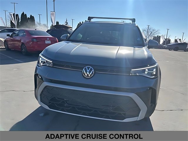 Used 2025 Volkswagen Taos SE image 9