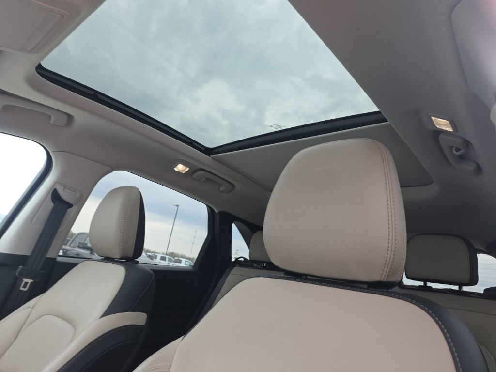 Used 2022 Ford Escape Titanium w/ Class II Trailer Tow Package image 11