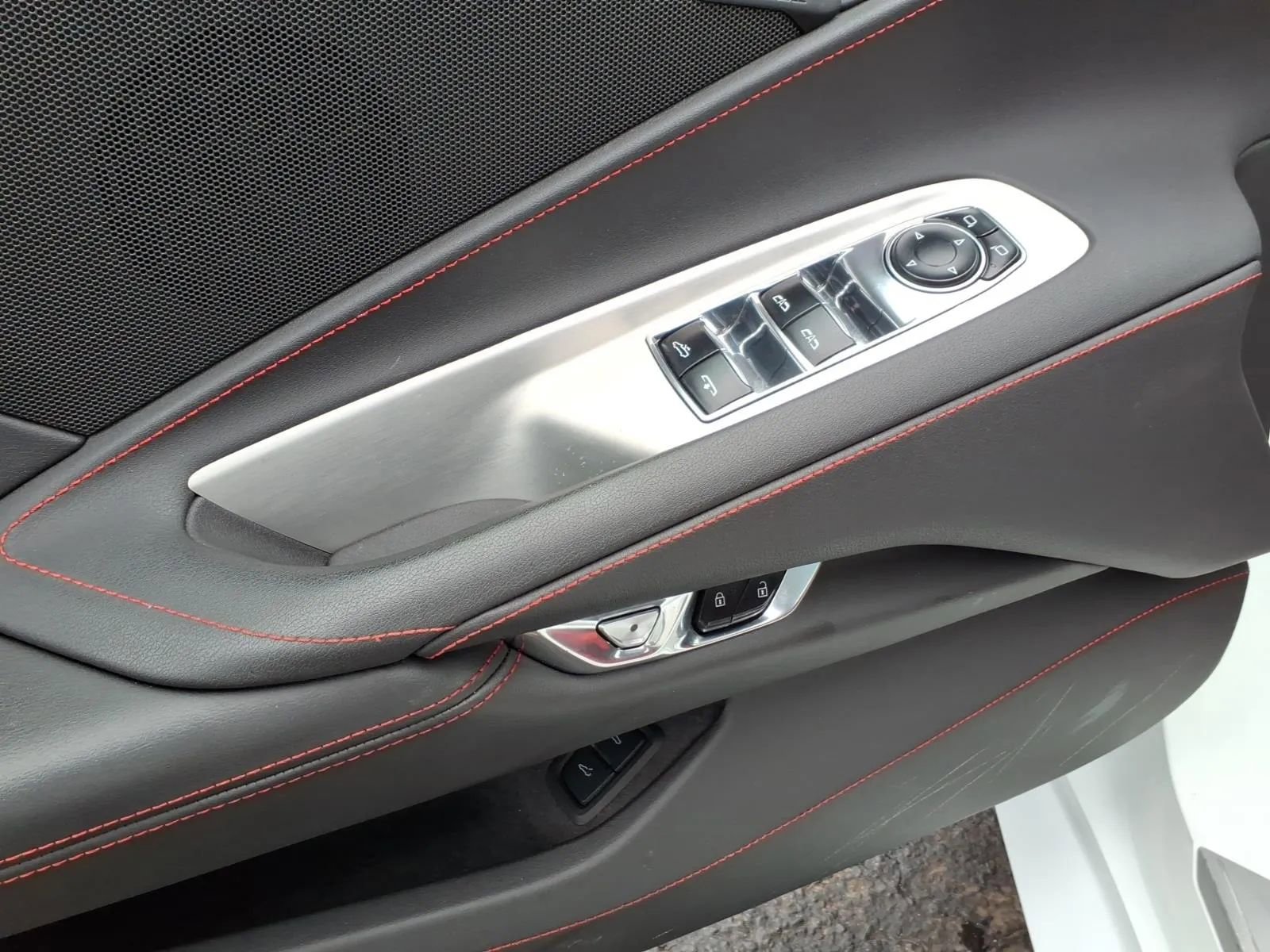 Used 2023 Chevrolet Corvette Stingray Convertible w/ 1LT image 16