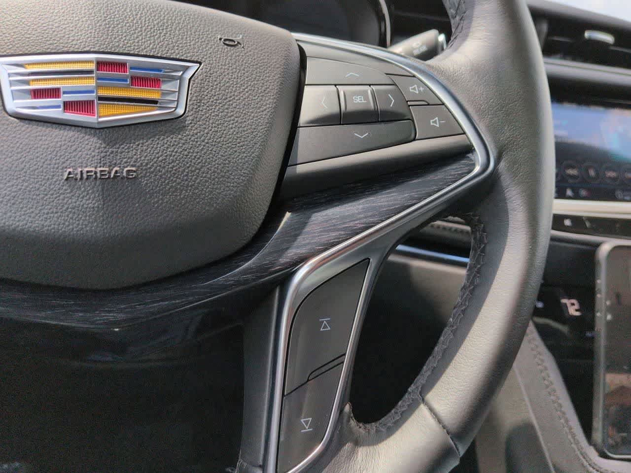 Used 2023 Cadillac XT5 Premium Luxury w/ Technology Package AWD/4WD image 25