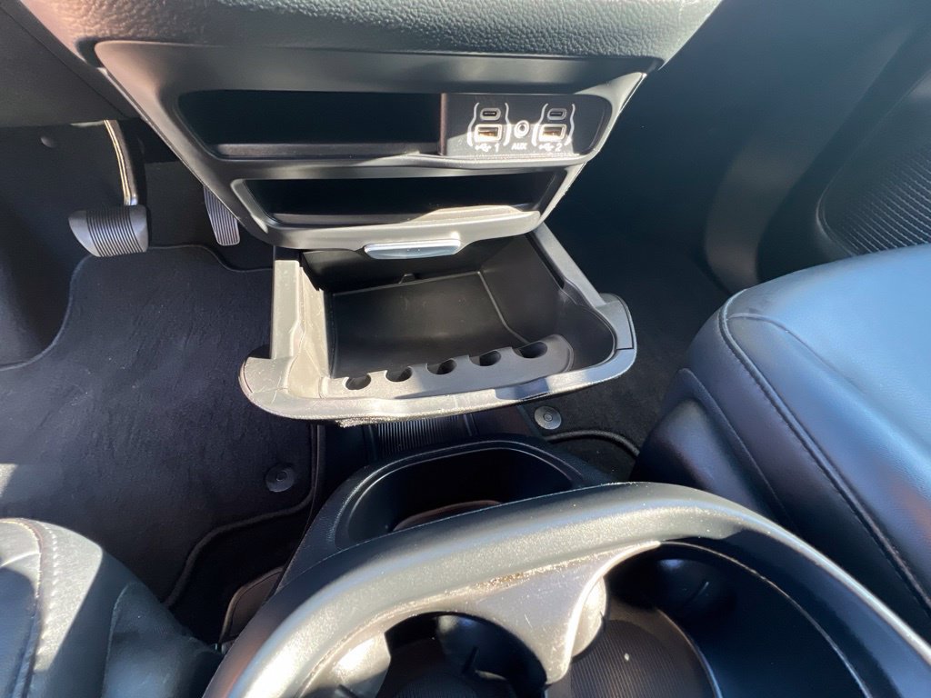 Certified 2025 Chrysler Pacifica Select FWD image 37