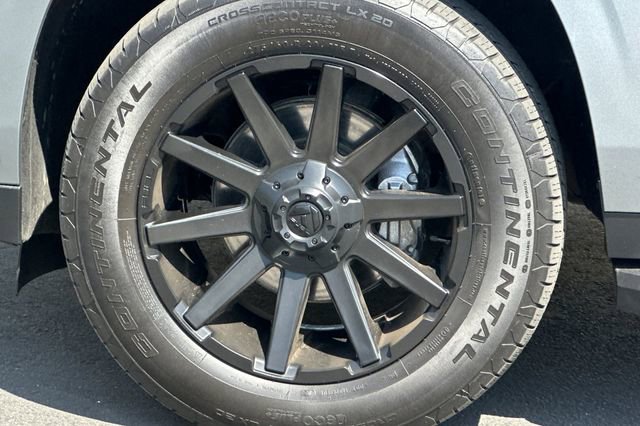 Used 2024 GMC Yukon XL Denali w/ Advanced Technology Package image 26