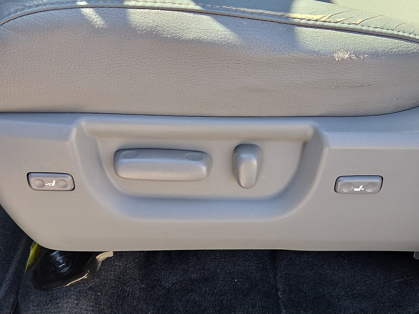 Used 2013 Toyota Sequoia Limited AWD/4WD image 16