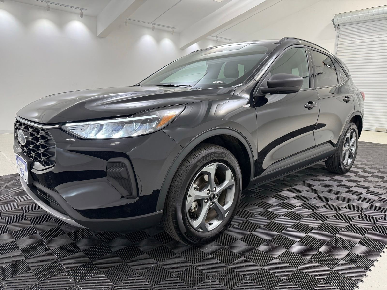 Used 2025 Ford Escape ST-Line AWD/4WD image 7