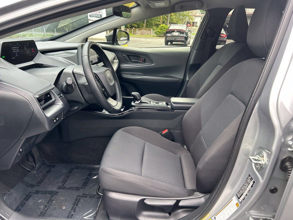 Certified 2024 Toyota Prius LE FWD image 9
