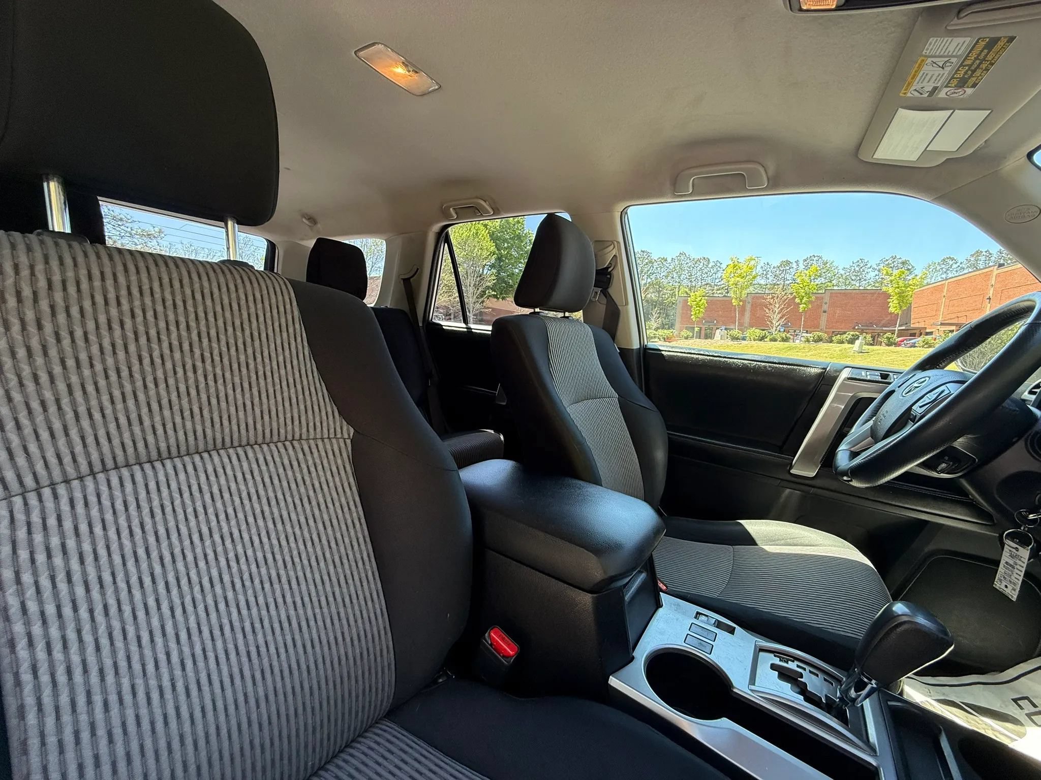 Used 2015 Toyota 4Runner SR5 AWD/4WD image 25