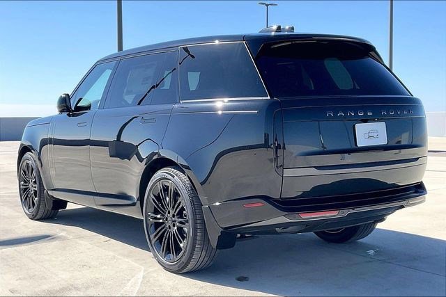 New 2026 Land Rover Range Rover Long Wheelbase SE image 3
