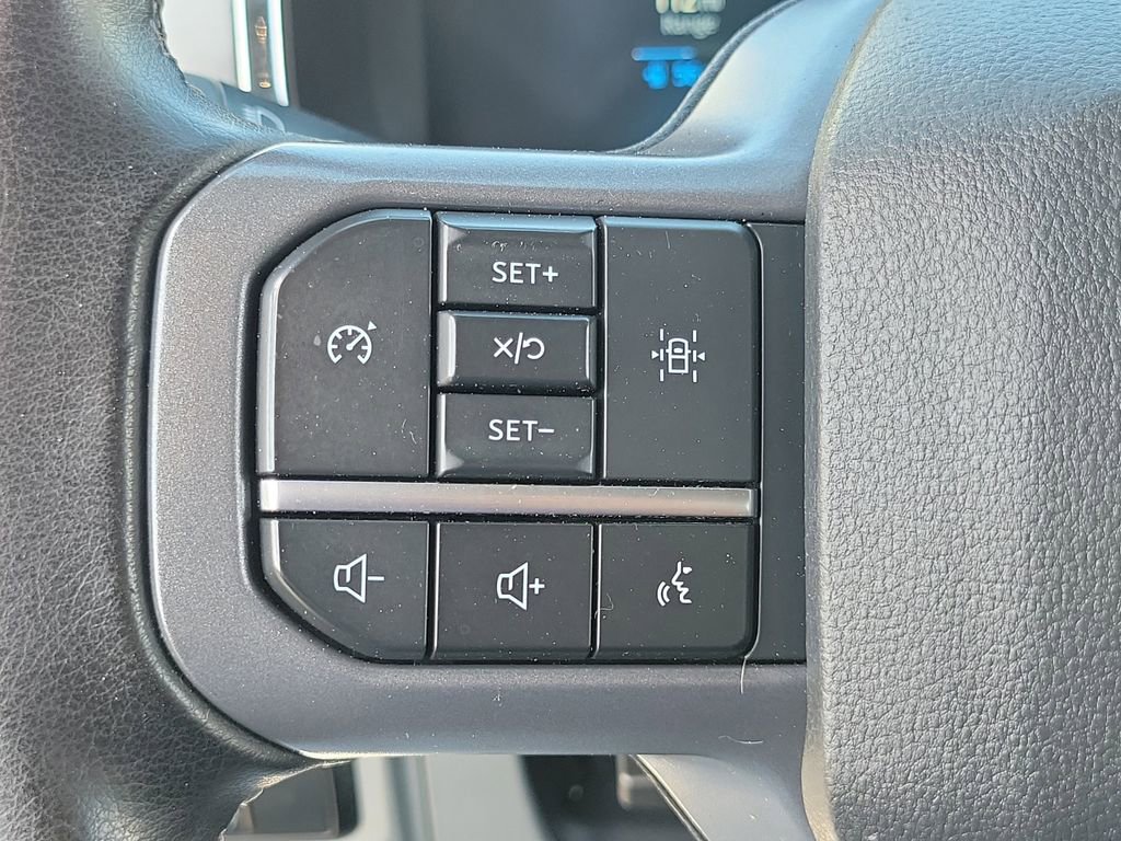 Used 2023 Ford F150 Lightning XLT AWD/4WD image 5