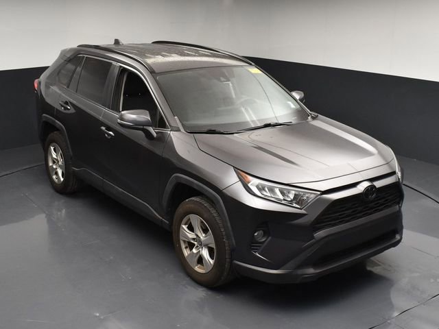 Used 2020 Toyota RAV4 XLE image 40