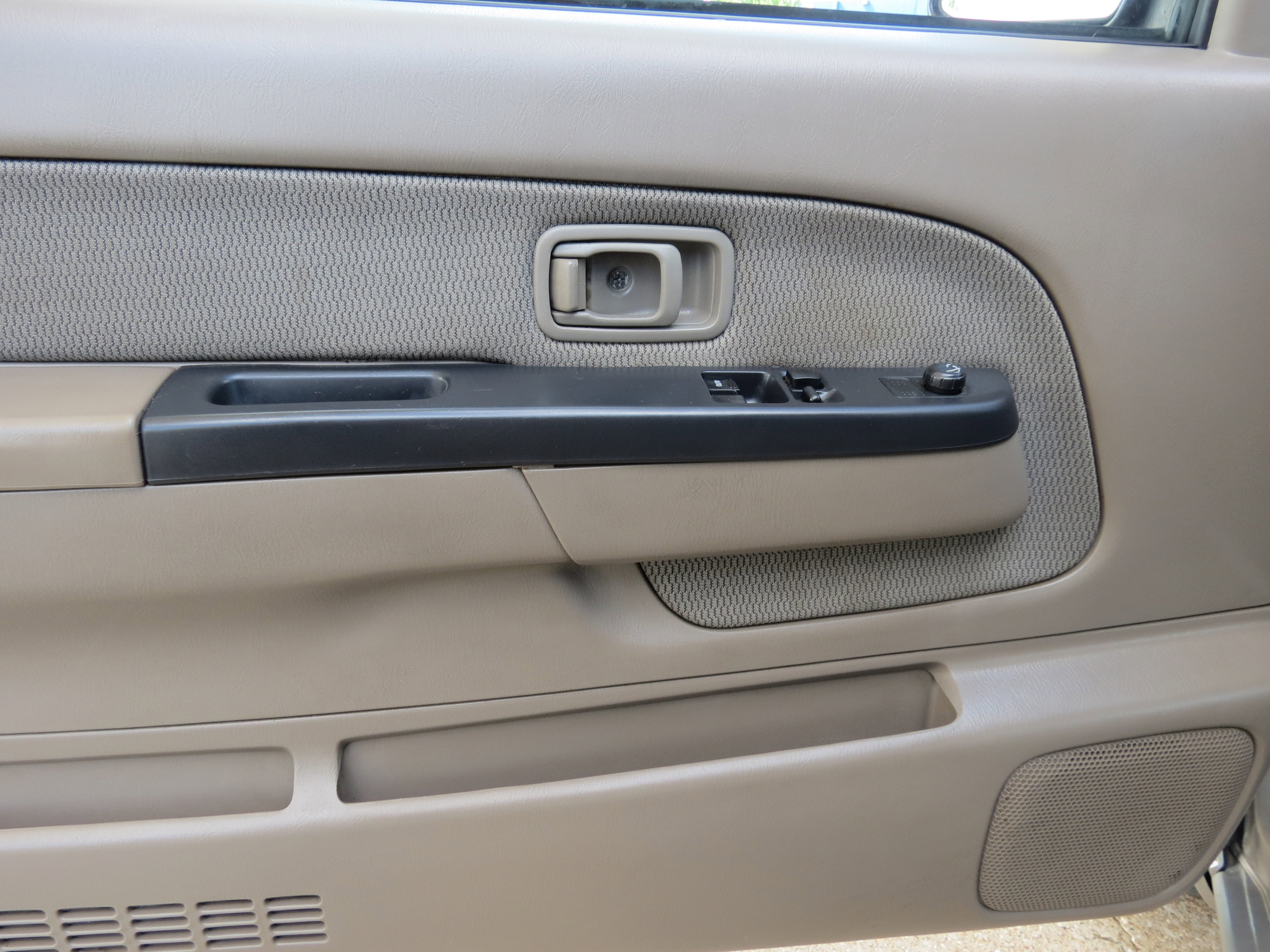 Used 2004 Nissan Frontier XE w/ (VTP) Value Truck Pkg image 22