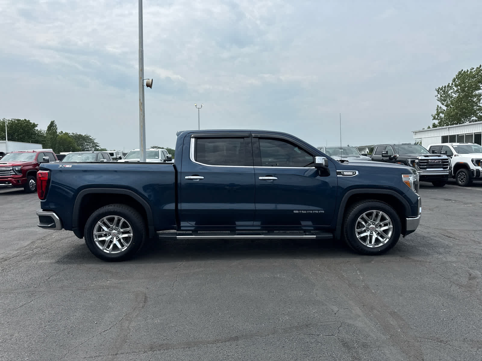 Certified 2021 GMC Sierra 1500 SLT w/ SLT Premium Package AWD/4WD image 6