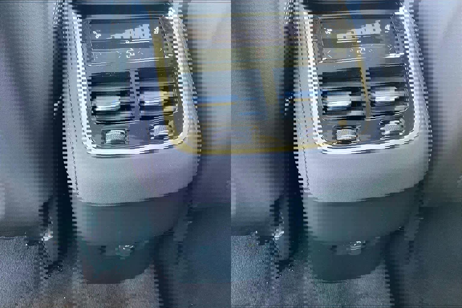 New 2026 Volvo XC90 B6 Ultra w/ Protection Package image 16