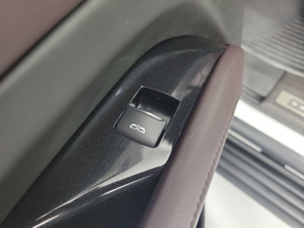 Certified 2021 Cadillac Escalade Sport Platinum w/ Heavy-Duty Trailer Package image 13