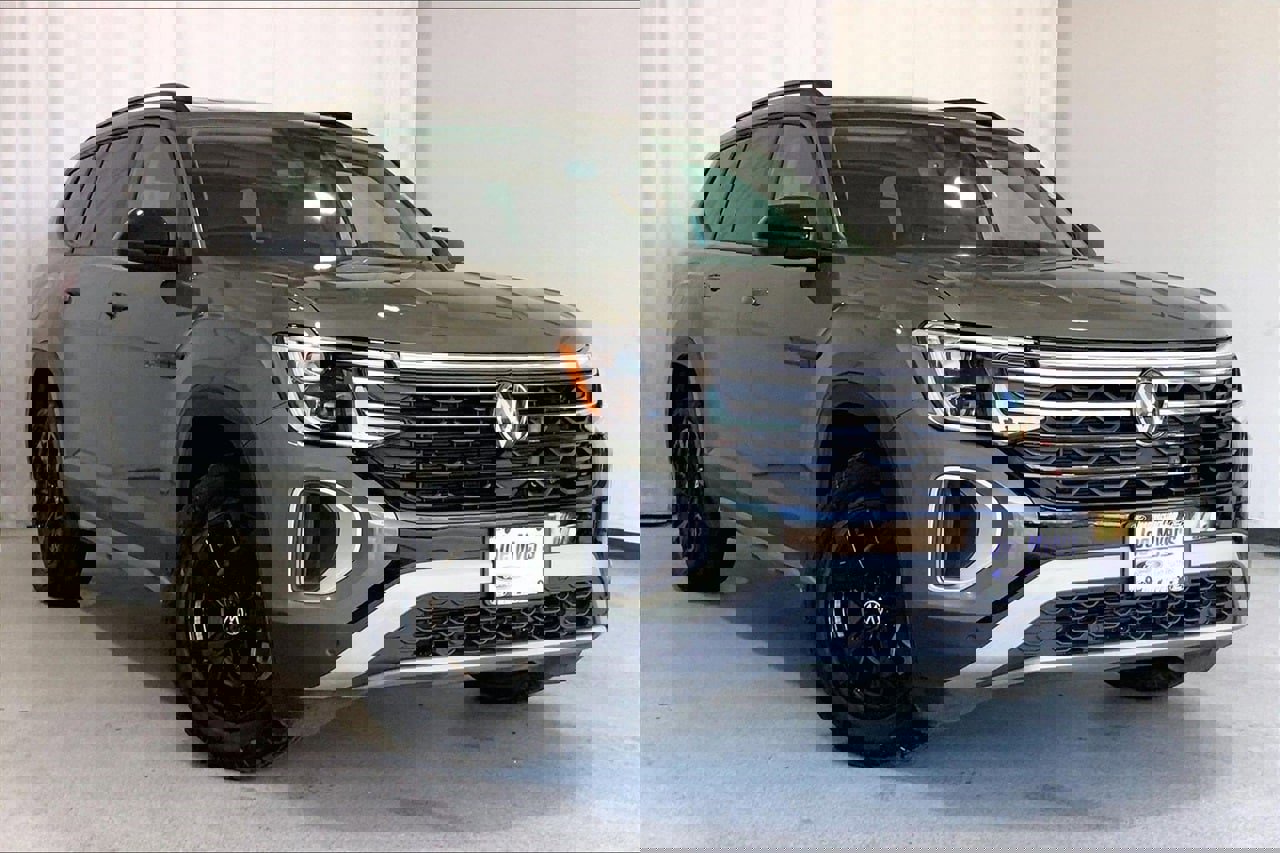 Used 2024 Volkswagen Atlas Peak Edition SE
