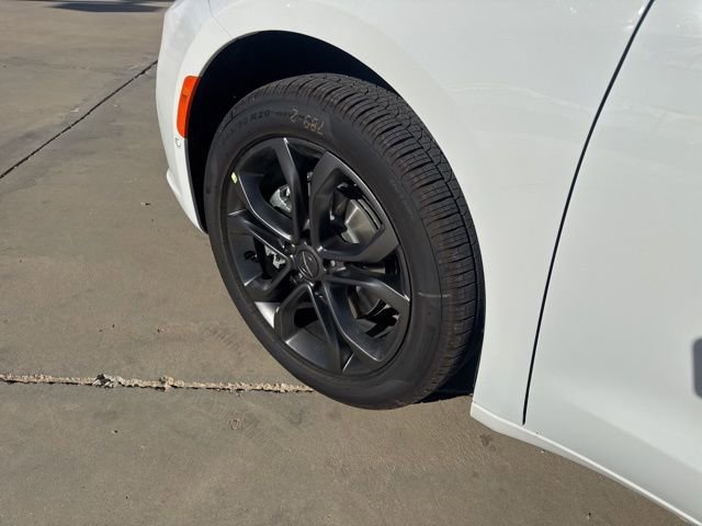 New 2026 Chrysler Pacifica Select image 9