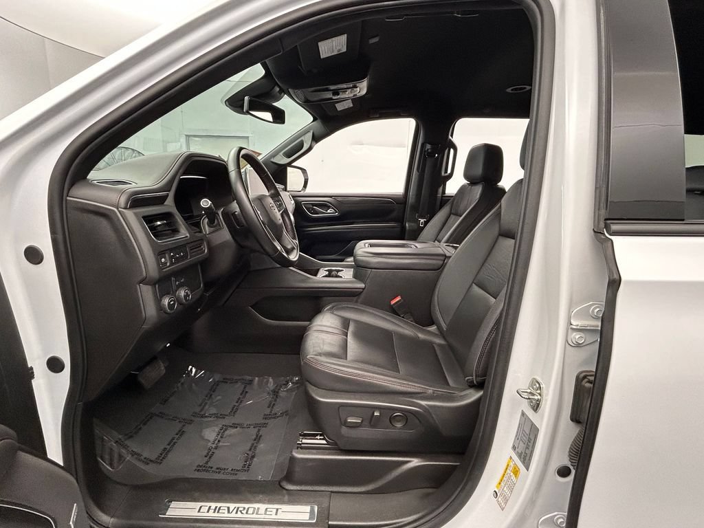 Used 2024 Chevrolet Suburban RST RWD image 15