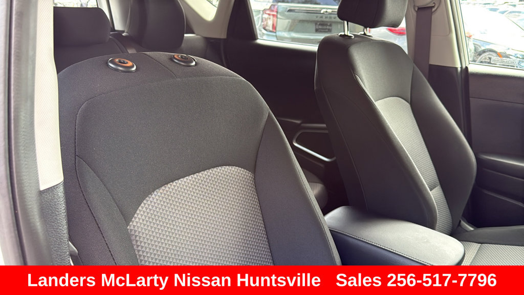 Used 2025 Kia Soul LX FWD image 15