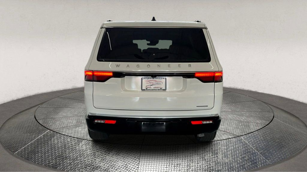 Used 2024 Jeep Wagoneer Series II w/ Flexible Seating Group image 7