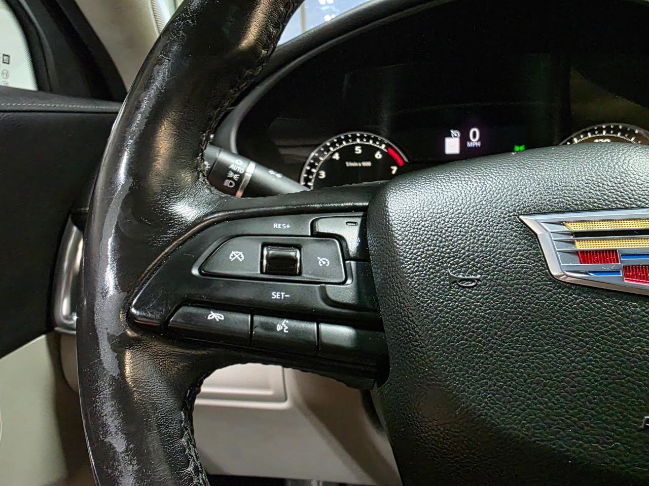 Used 2019 Cadillac XT4 Luxury w/ Cold Weather Package AWD/4WD image 28