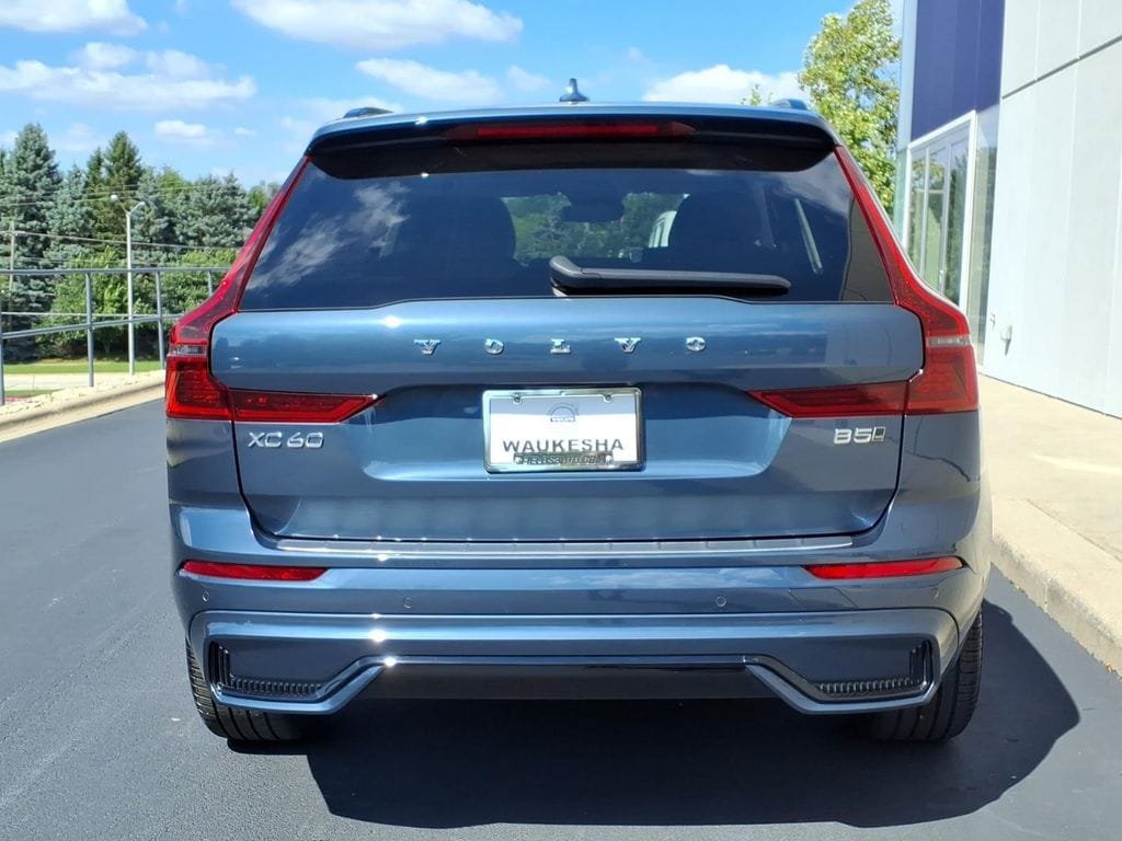 Certified 2026 Volvo XC60 B5 Ultra AWD/4WD image 4