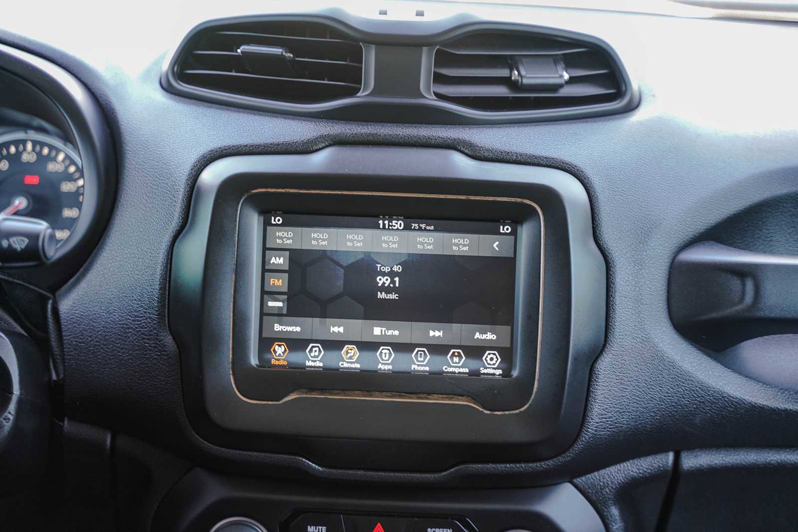 Used 2020 Jeep Renegade Altitude image 14