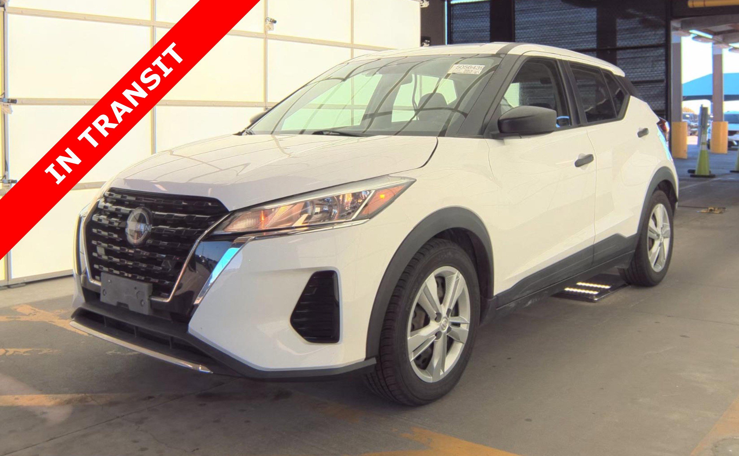 Used 2022 Nissan Kicks S image 1